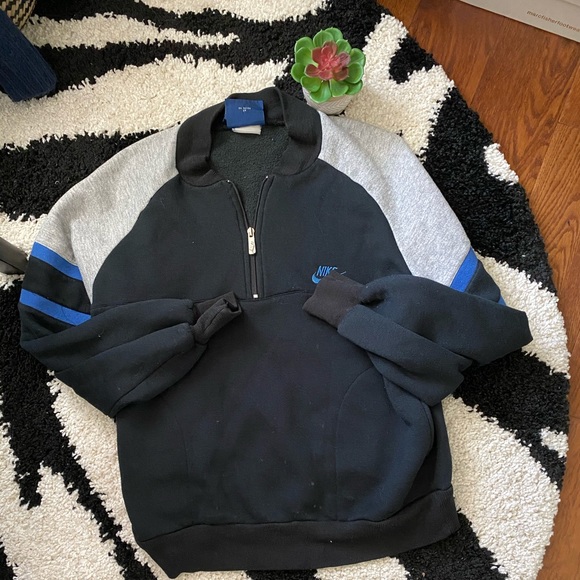 Nike Tops - 📍Vintage Nike Pullover Sz L